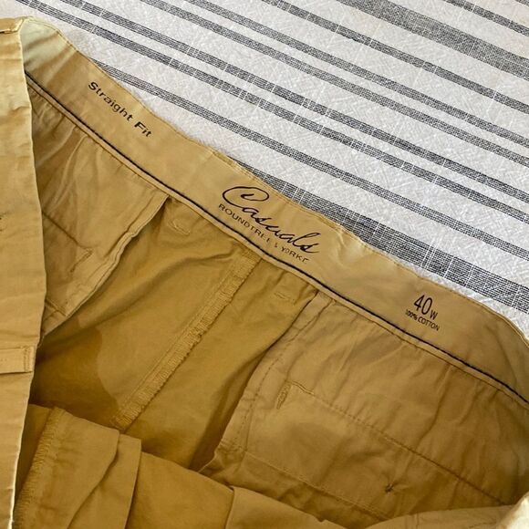 Casuals Roundtree & Yorke Flat Front Chino Shorts 40”x11” Gold - Picture 3 of 11